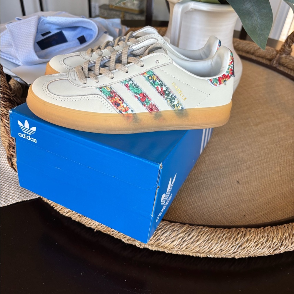 Adidas Women’s Sneakers - Beige with Floral Accents